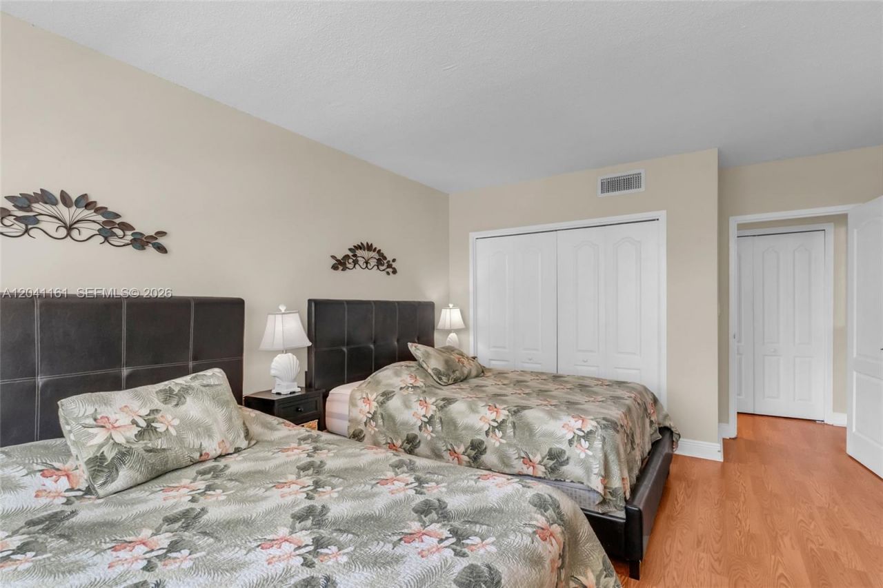 3725 S Ocean Dr, Unit 422, Hollywood, FL 33019 Photo