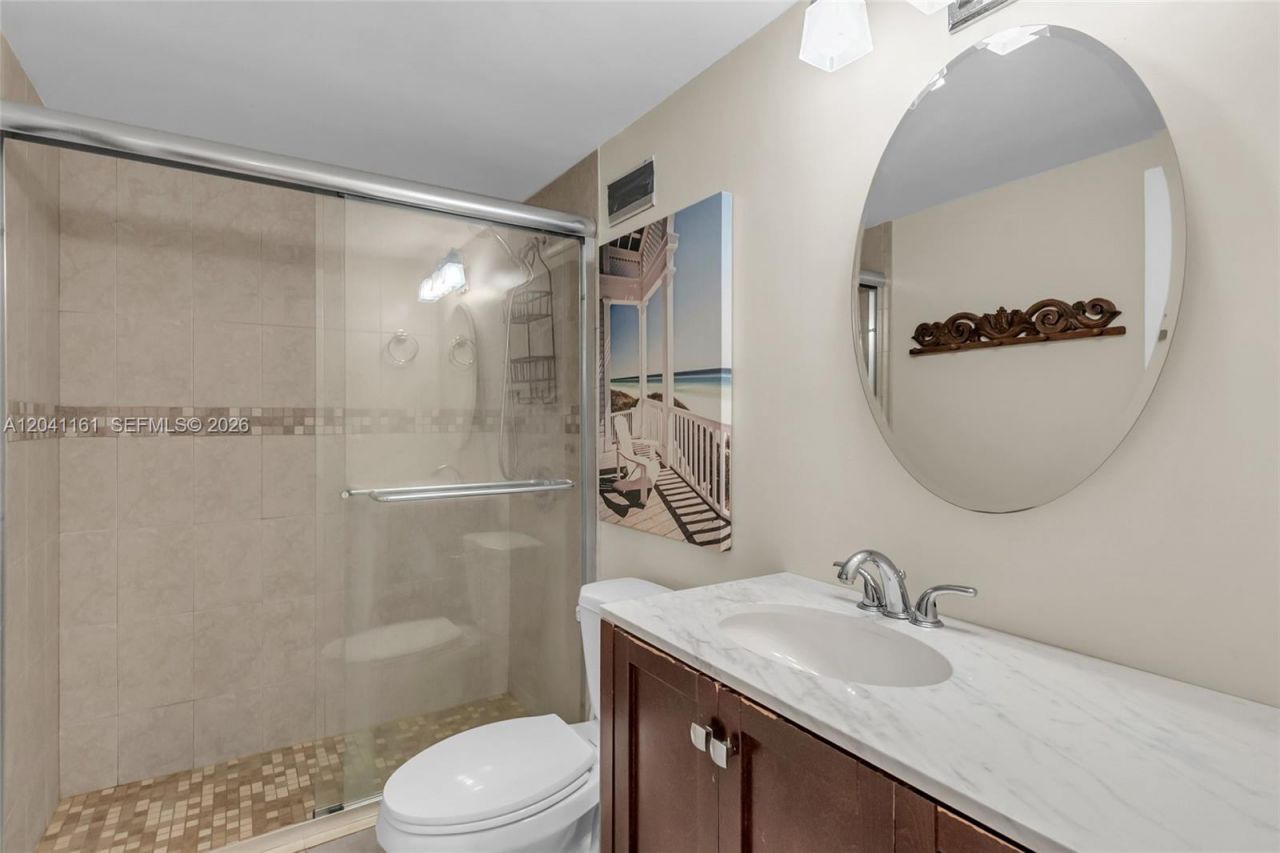 3725 S Ocean Dr, Unit 422, Hollywood, FL 33019 Photo