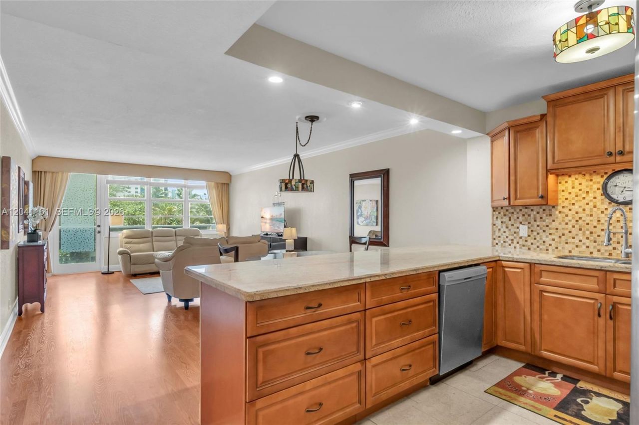 3725 S Ocean Dr, Unit 422, Hollywood, FL 33019 Photo