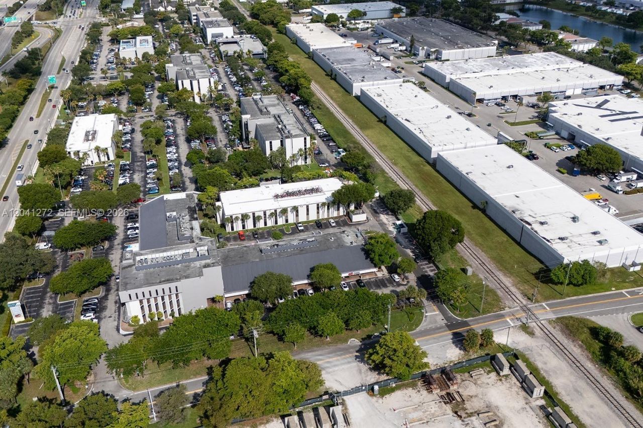 1200 NW 78 Avenue , Miami, FL 33126 Photo