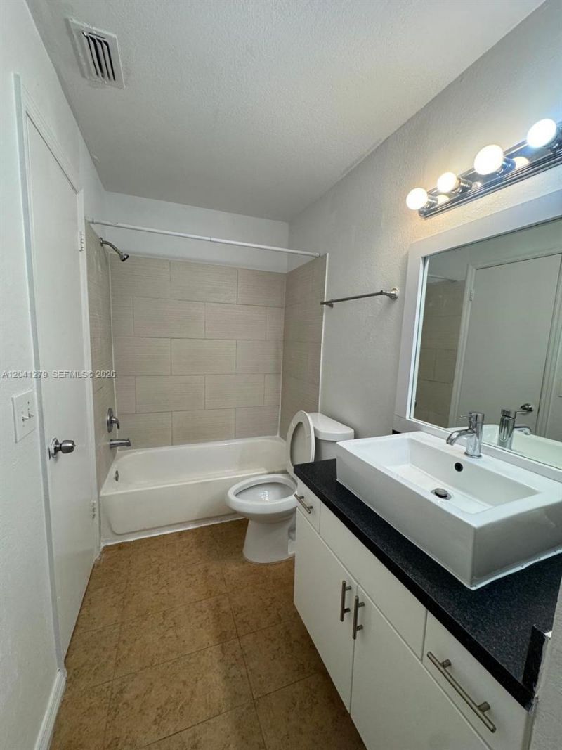 3400 N Pinewalk Dr N , Unit 924, Margate, FL 33063 Photo