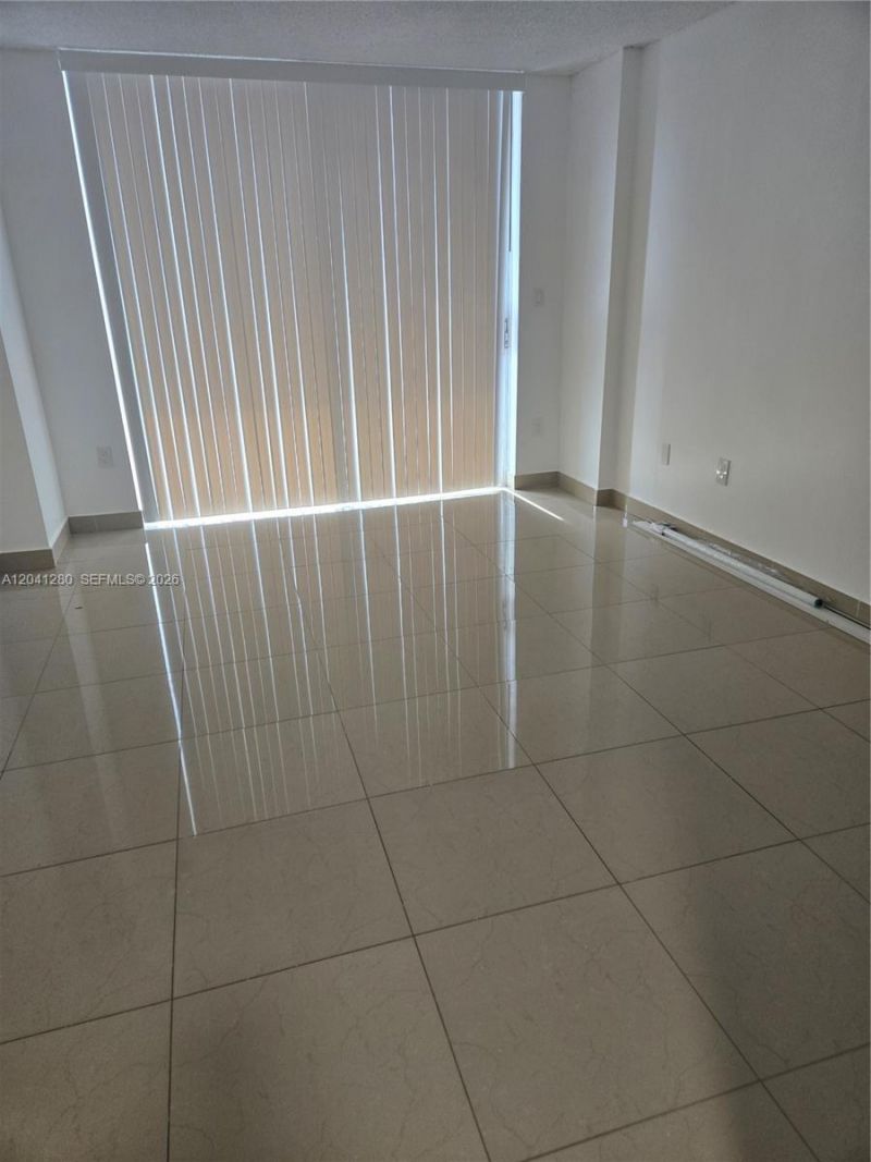 4675 W 18th Ct , Unit 606, Hialeah, FL 33012 Photo
