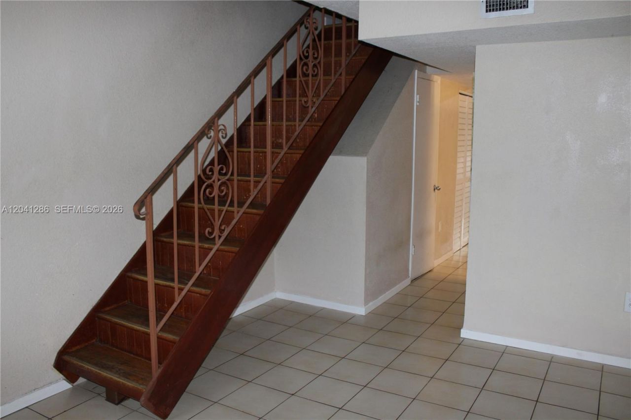 5446 W 26th Ave, Unit C-20, Hialeah, FL 33016 Photo