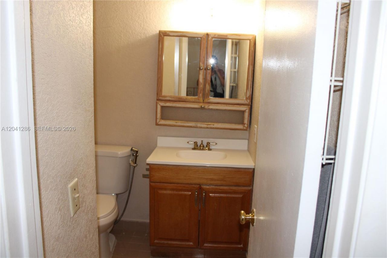 5446 W 26th Ave, Unit C-20, Hialeah, FL 33016 Photo