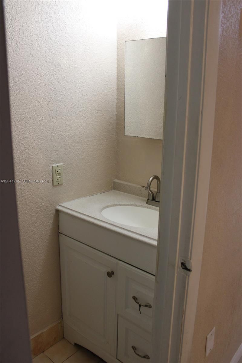 5446 W 26th Ave, Unit C-20, Hialeah, FL 33016 Photo