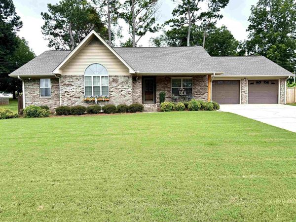 410 Highland, Muscle Shoals, AL 35661
