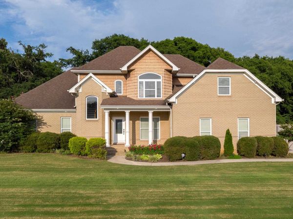 235 Melissa Dr, Muscle Shoals, AL 35661