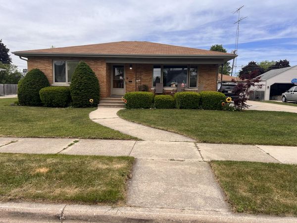 2112 26th St, Kenosha, WI 53140