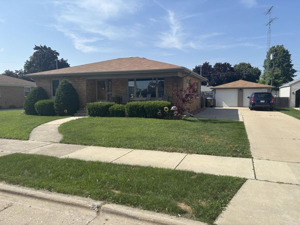 2112 26th St, Kenosha, WI 53140