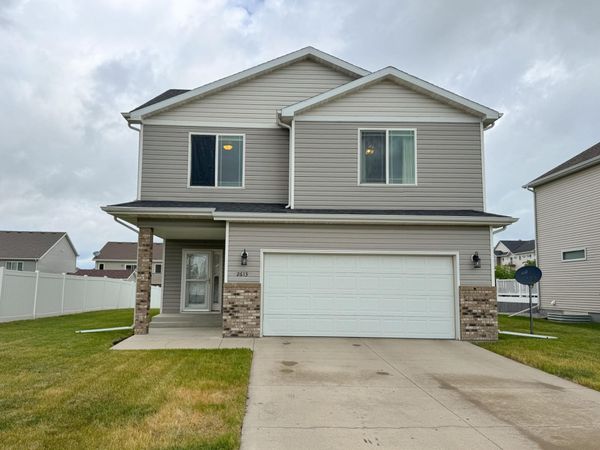 2613 56th Avenue S, Fargo, ND 58104