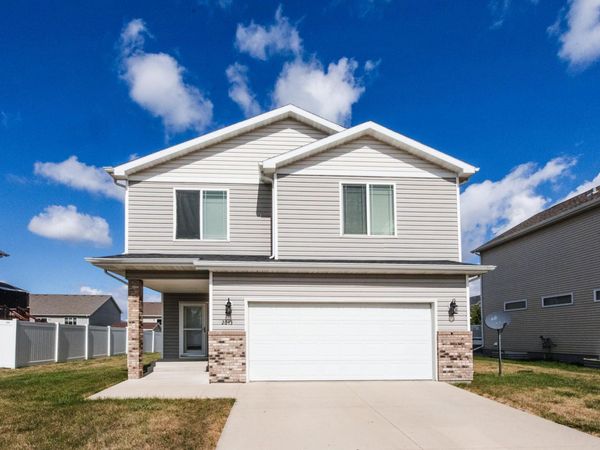 2613 56th Avenue S, Fargo, ND 58104