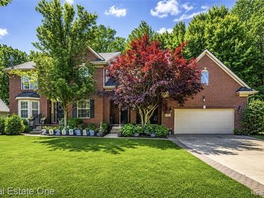 3481 Castlewood Court, Wixom, MI 48393