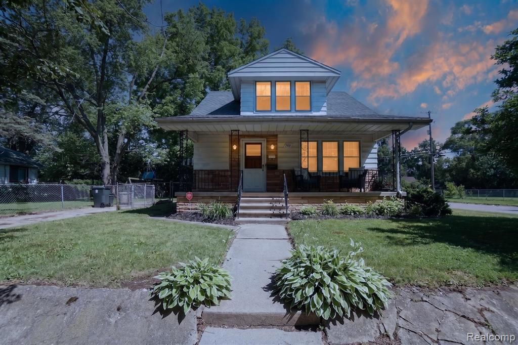 702 Leland Street, Flint, MI 48507 Main Photo