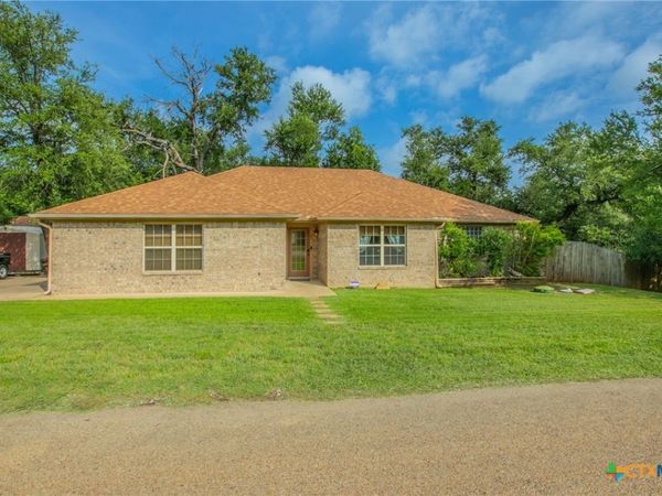 27 S Sherwood Drive , Belton, TX 76513