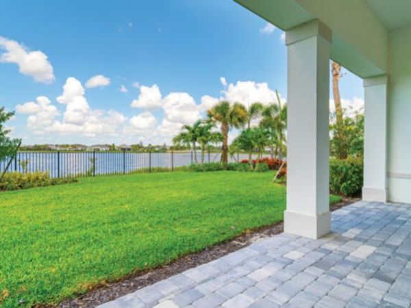 10444 Northbrook Circle, Palm Beach Gardens, FL 33412