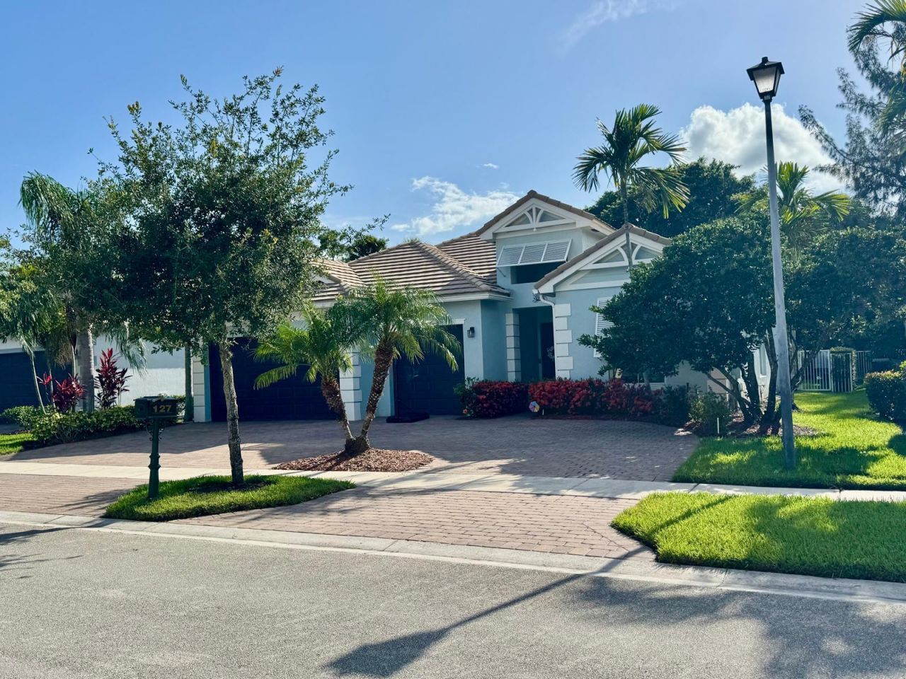 127 Palm Beach Plantation Boulevard, West Palm Beach, FL 33411 Photo