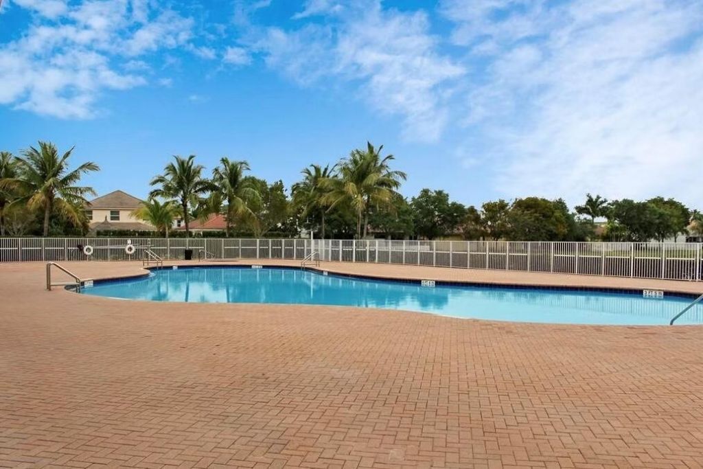 127 Palm Beach Plantation Boulevard, West Palm Beach, FL 33411 Photo