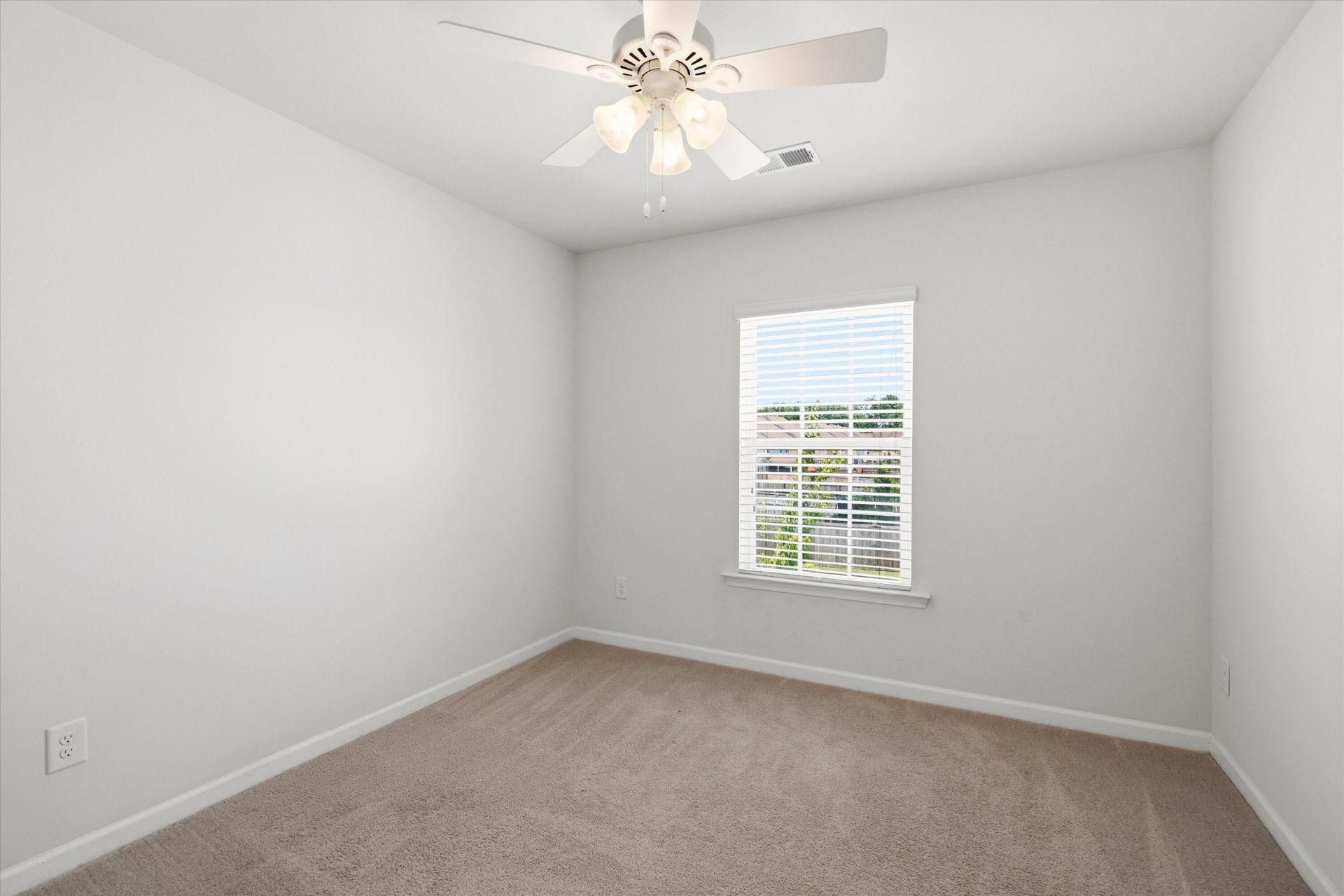 5046 White Cedar Road Photo 12