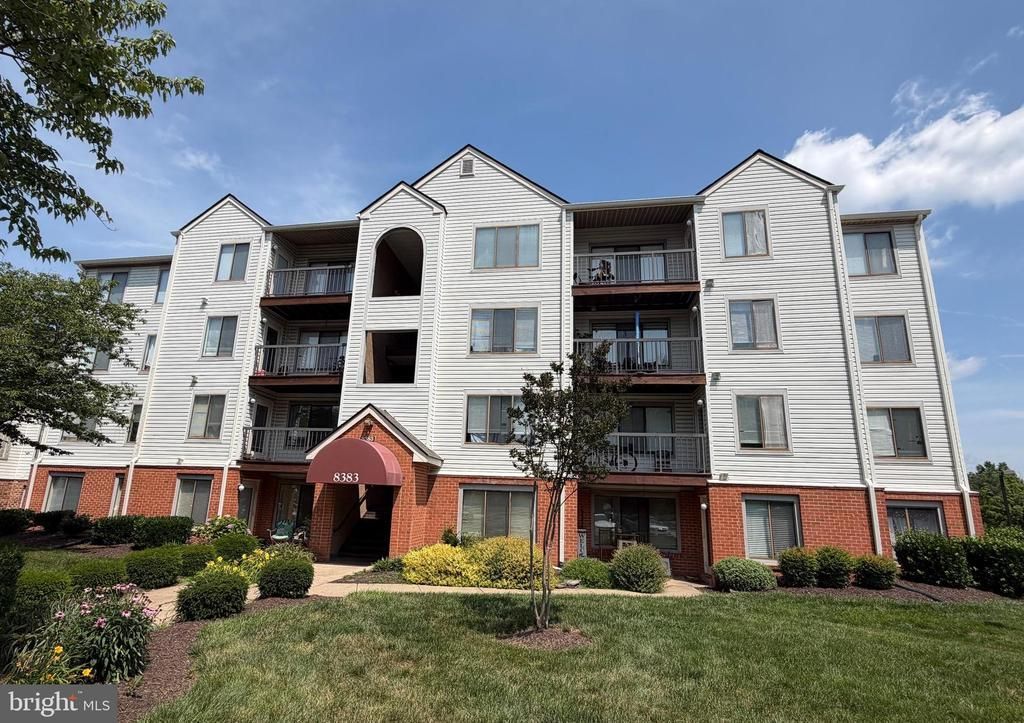 8383 Buttress Lane, Unit 101, Manassas, VA 20110 Main Photo