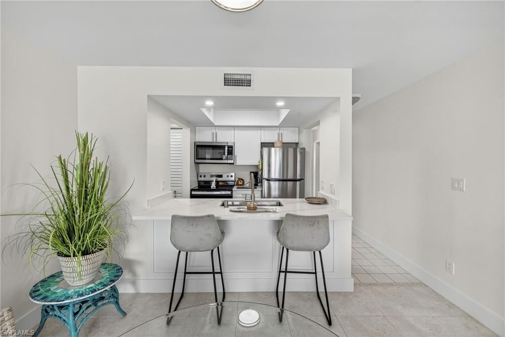 200 Lenell Rd , Unit 214, Fort Myers Beach, FL 33931 Photo