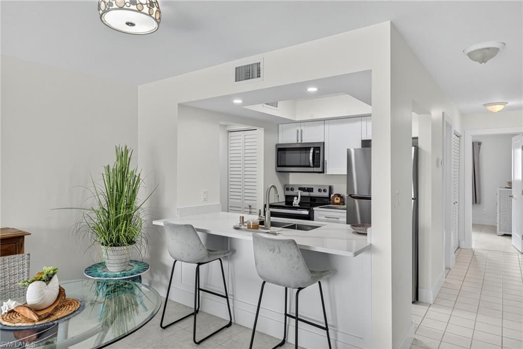 200 Lenell Rd , Unit 214, Fort Myers Beach, FL 33931 Photo