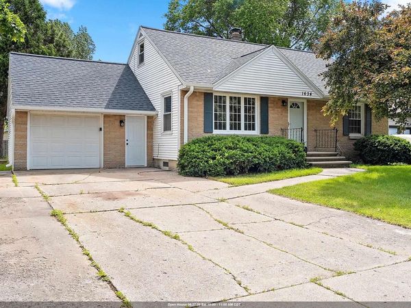 1634 LILAC LANE, Green Bay, WI 54302