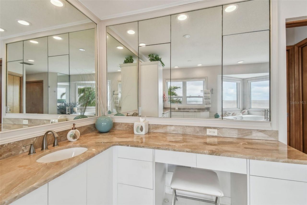 119 Carlyle Circle, Palm Harbor, FL 34683 Photo