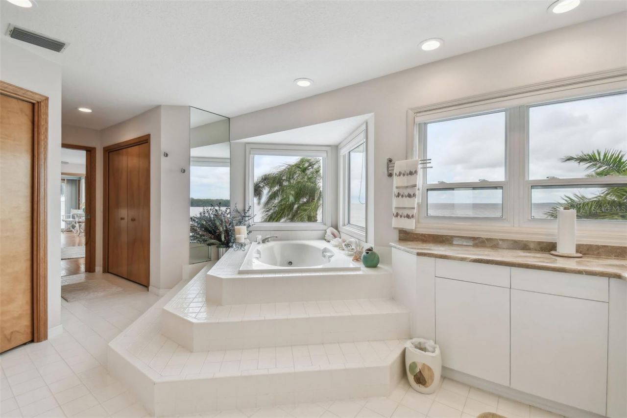 119 Carlyle Circle, Palm Harbor, FL 34683 Photo