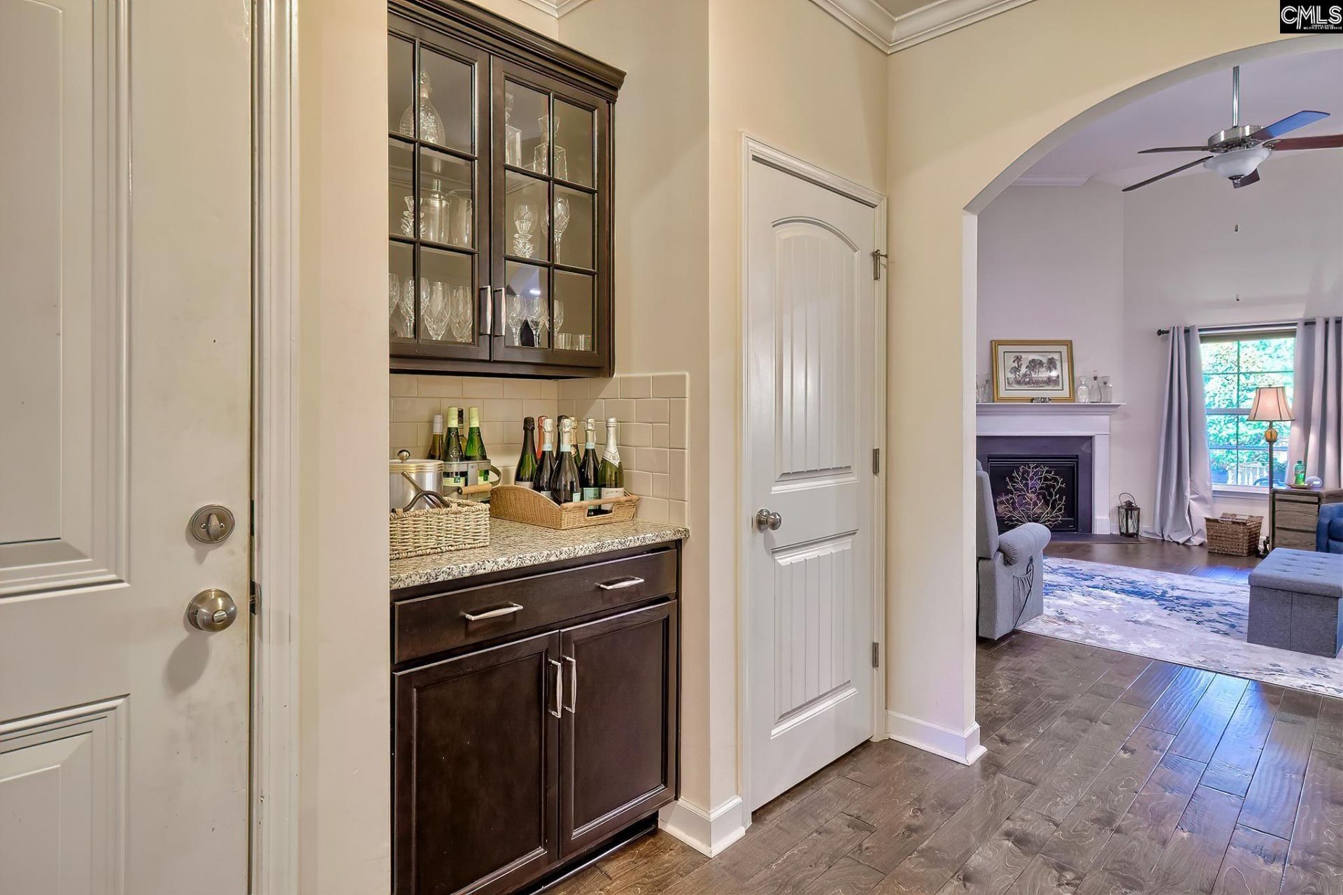 123 Cressingham Court  Photo 10