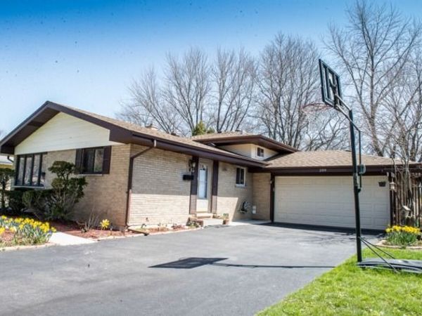 209 N Stevenson Lane , Mount Prospect, IL 60056