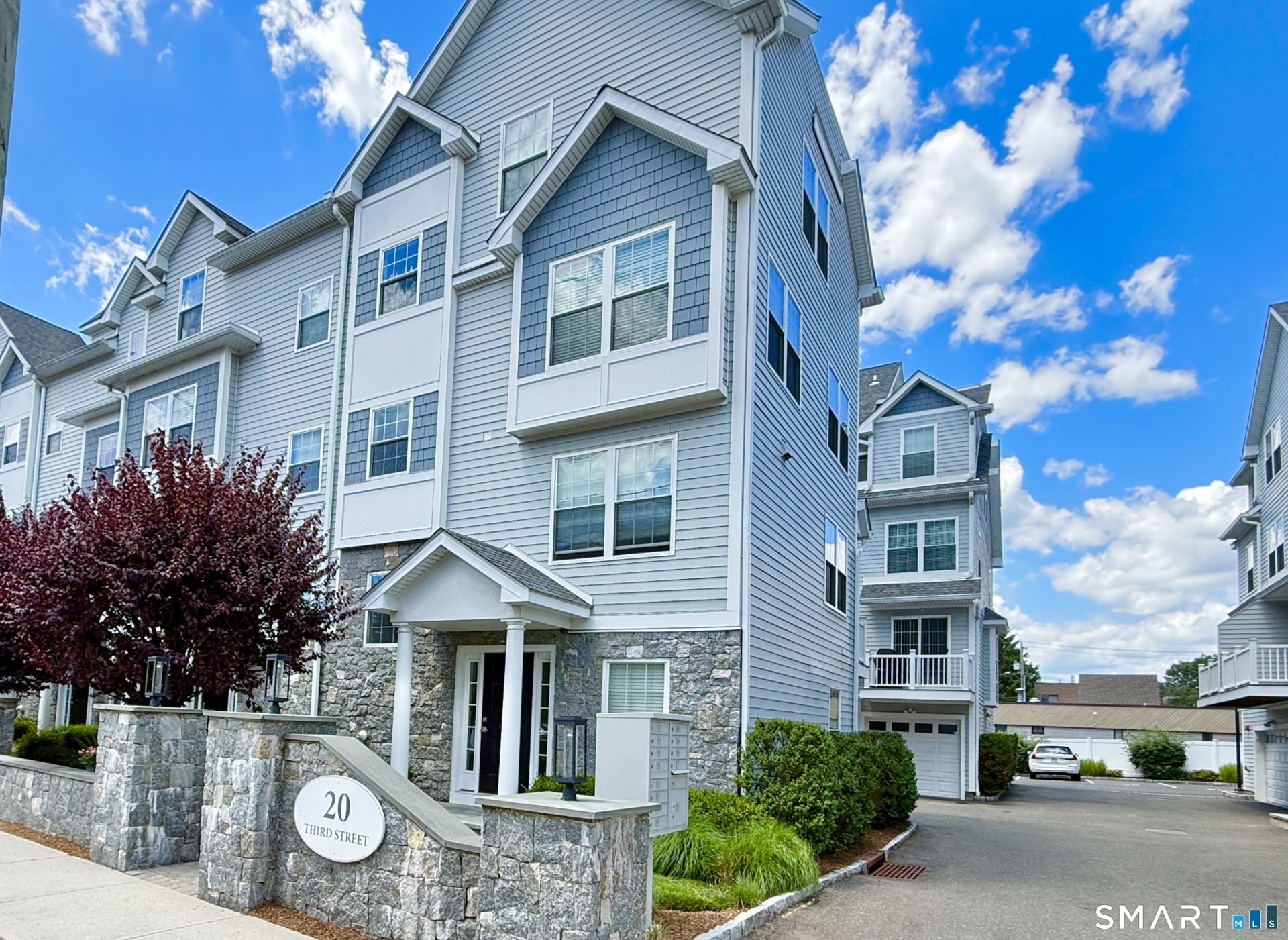 20 Third, Unit 4, Stamford, CT 06905 Main Photo