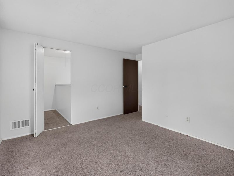 3698 Mexico Avenue , Westerville, OH 43081 Photo 8