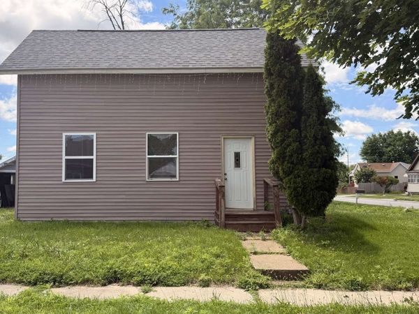 701 Woodbury Station, Marshalltown, IA 50158