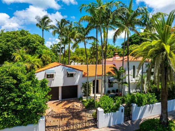 4727 N Bay Rd , Miami Beach, FL 33140