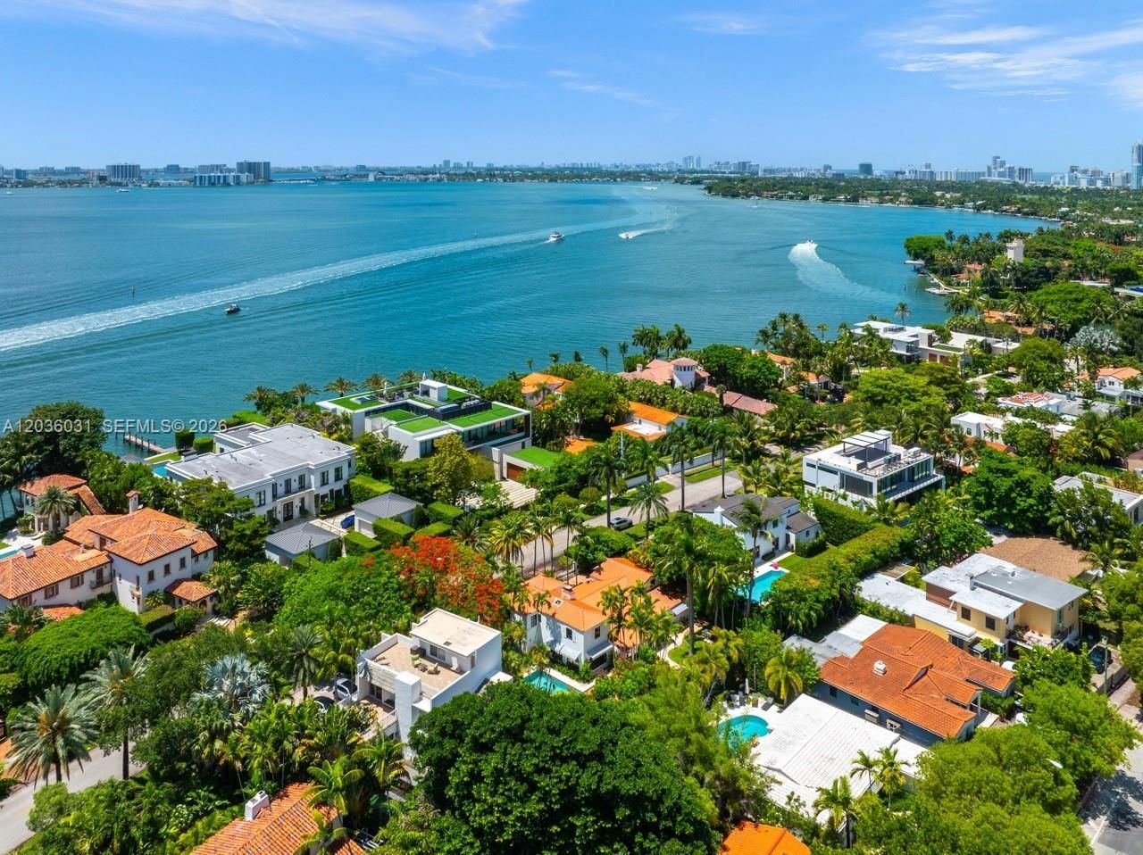 4727 N Bay Rd, Miami Beach, FL 33140 Photo