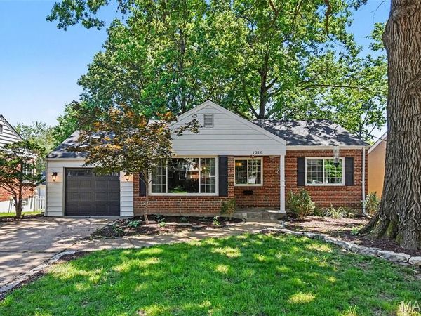 1310 Lanvale Drive, Webster Groves, MO 63119