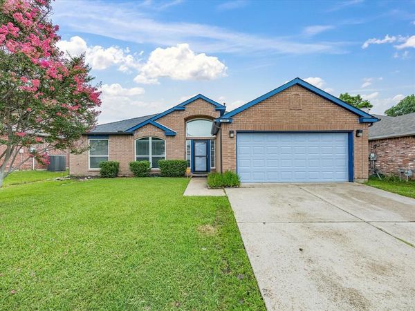 7609 Albany Lane, Arlington, TX 76002