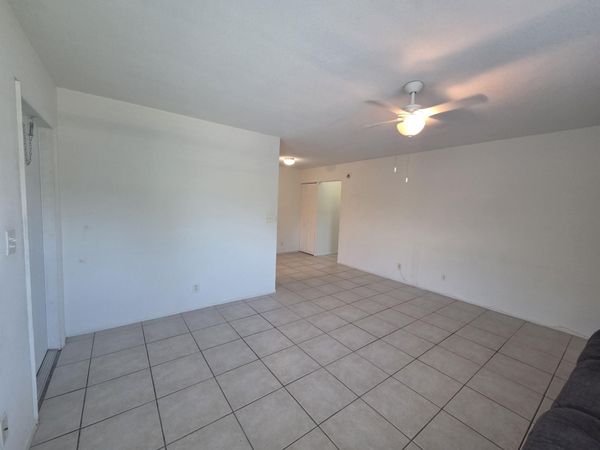 701 SE 15th Street, Unit 12, Fort Lauderdale, FL 33316