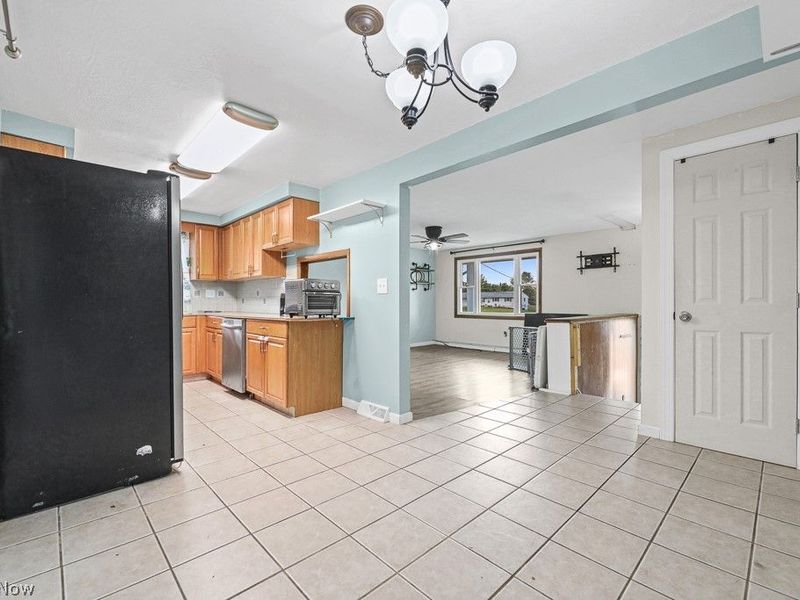 6410 Westmore Street, Louisville, OH 44641 Photo 9