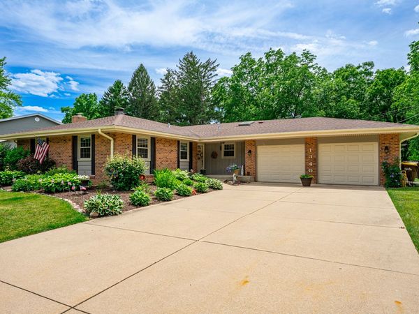 1340 Williamsburg Road , Rockford, IL 61107