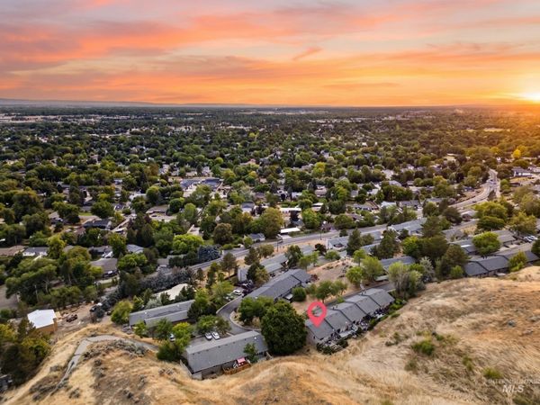 4790 Bitterbrush Dr, Boise, ID 83617