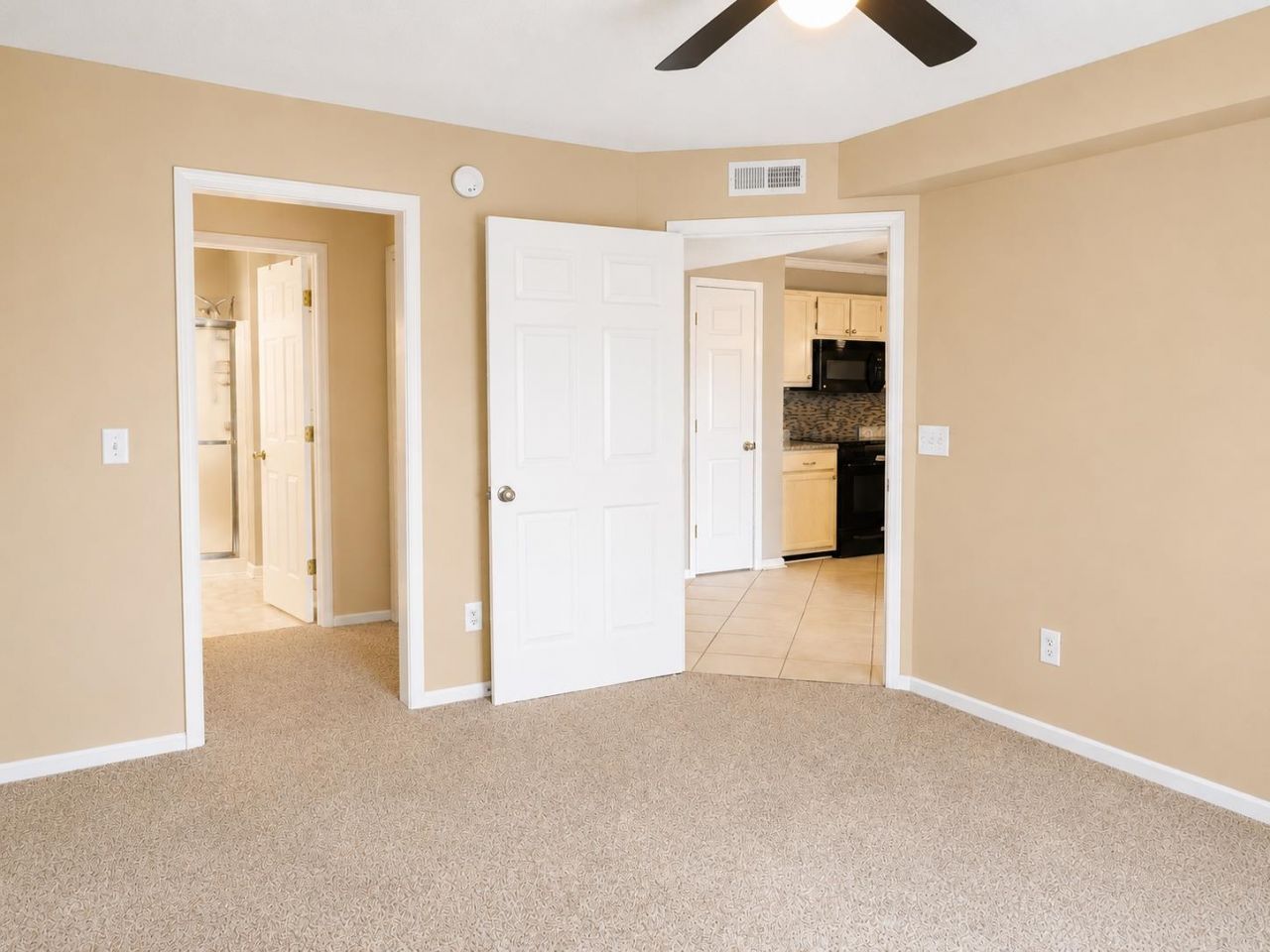 4502 W Harbour Ct. Photo 4