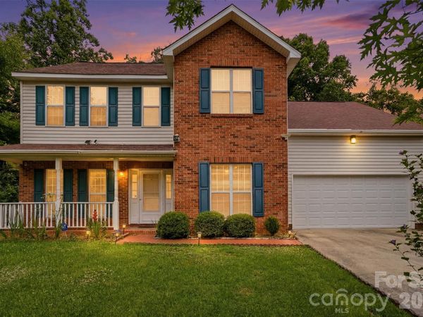 5619 Hedgecrest Place , Charlotte, NC 28269