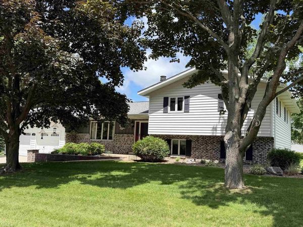 1107 W STATE AVENUE, Marshfield, WI 54449