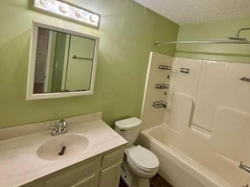 106 Liberty Place, Bloomingburg, OH 43106 Photo 13