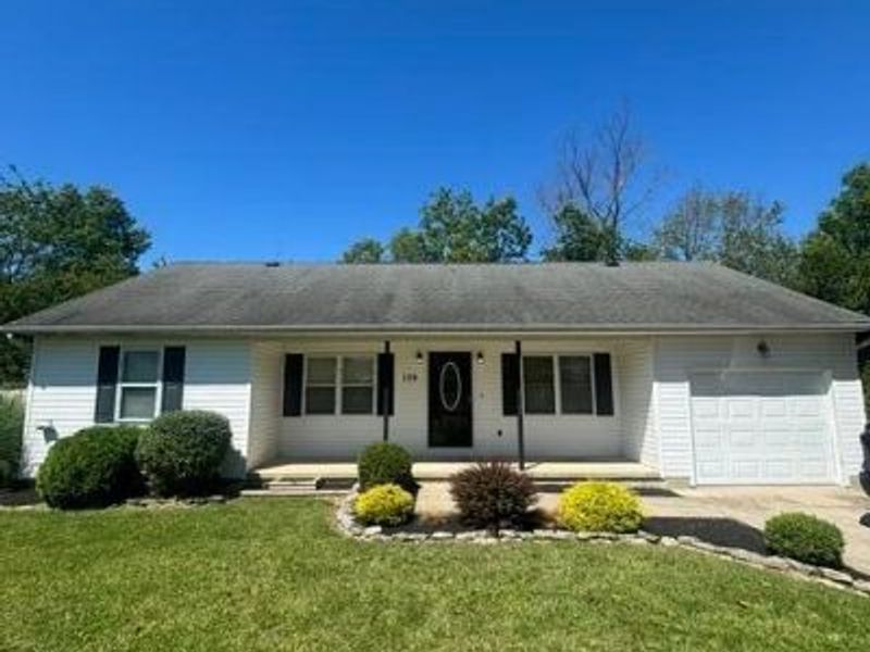 106 Liberty Place, Bloomingburg, OH 43106 Photo 3