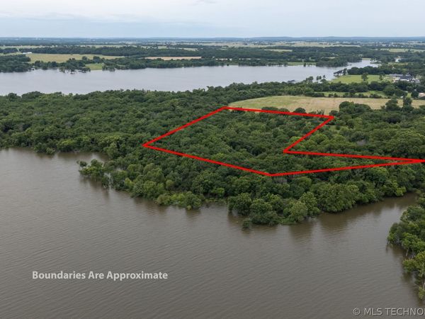 E 483 Lane , Pryor, OK 74361