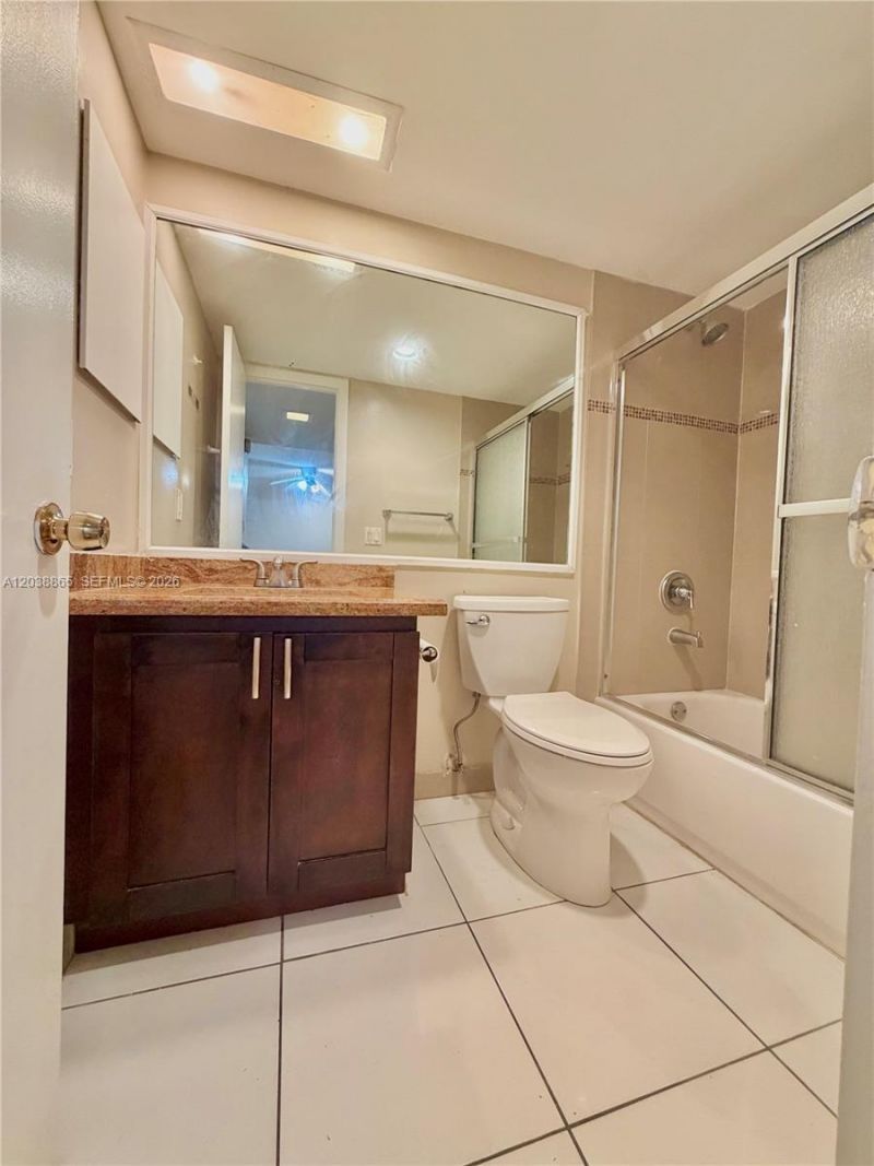 2320 S Cypress Bend Dr , Unit 206, Pompano Beach, FL 33069 Photo