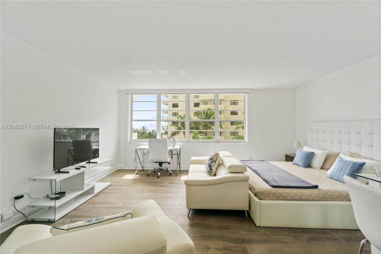 100 Lincoln Rd , Unit 538, Miami Beach, FL 33139 Photo