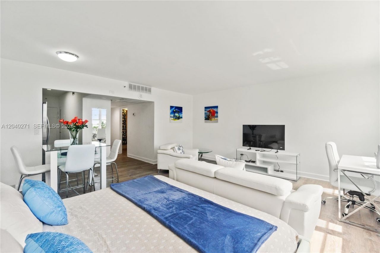 100 Lincoln Rd , Unit 538, Miami Beach, FL 33139 Photo